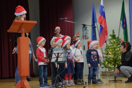 Odkritje obeležja Rastoča knjiga 12